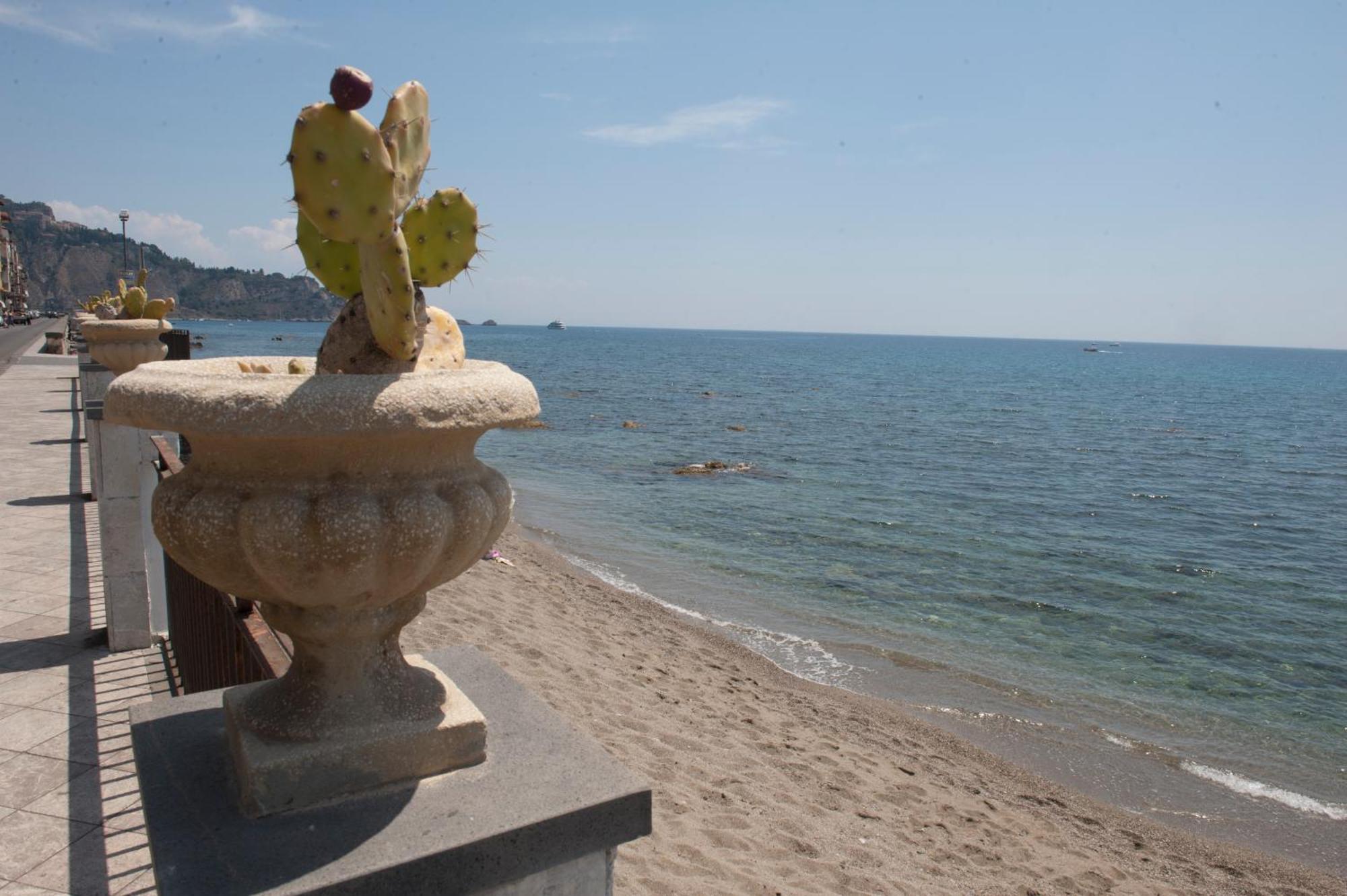 Nina B&B Giardini Naxos Luaran gambar