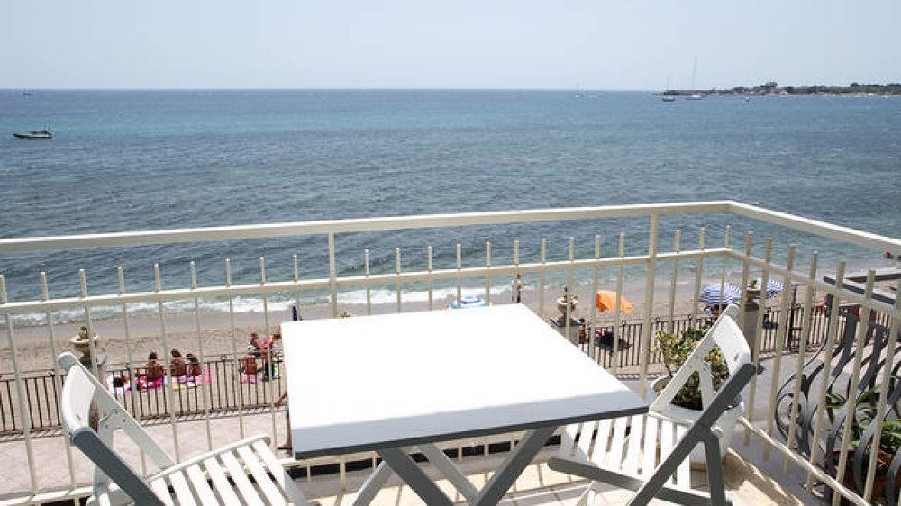 Nina B&B Giardini Naxos Luaran gambar