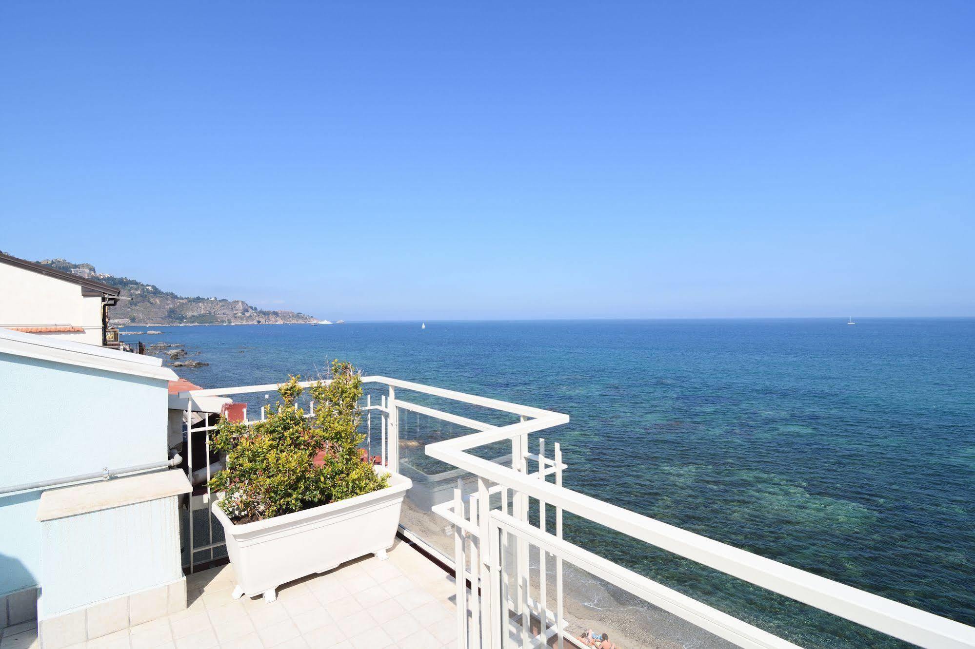 Nina B&B Giardini Naxos Luaran gambar